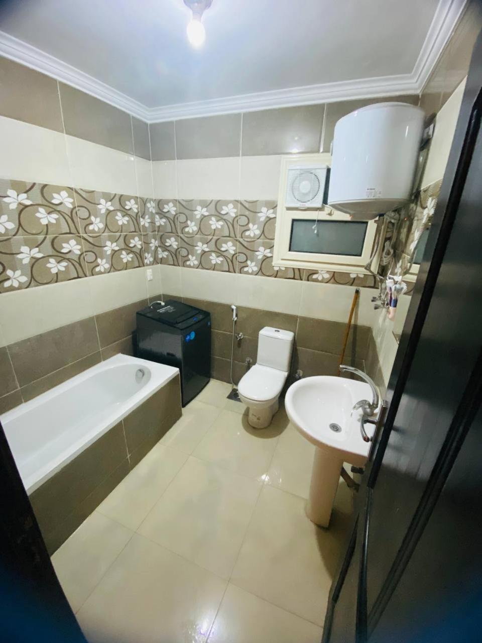 الهرم سهل حمزة Cairo